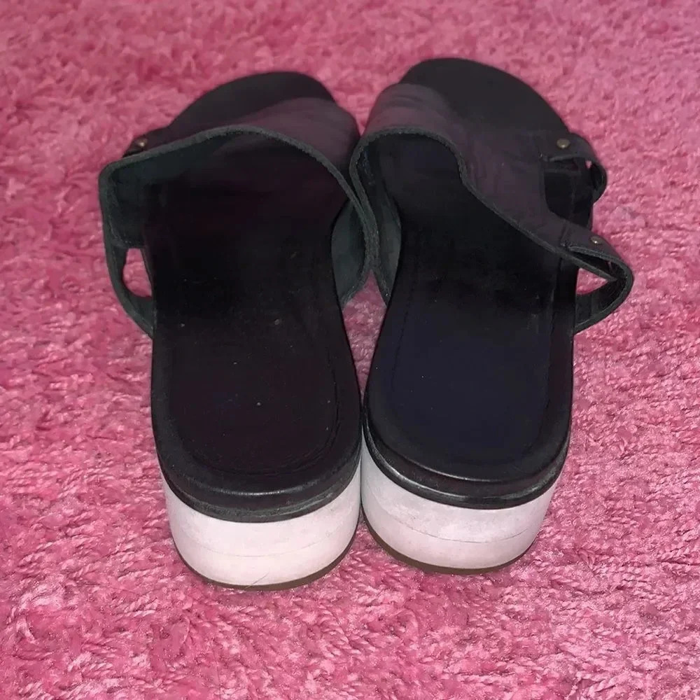 UGG Maire Platform Sandals - Picture 3 of 5